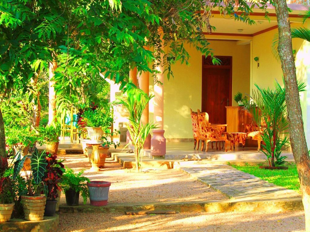 Mount View Hotel Polonnaruwa Room photo